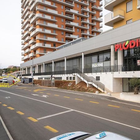 Mannequin: Sea View, Private Parking In The Garage Apartment Rijeka Exterior photo