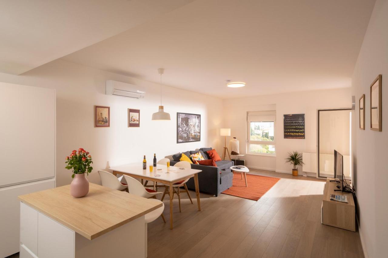 Mannequin: Sea View, Private Parking In The Garage Apartment Rijeka Exterior photo
